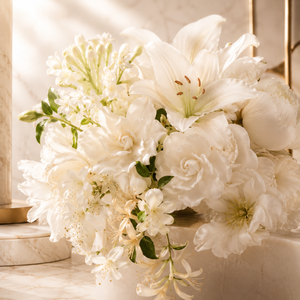 Bouquet de fleurs blanches opulentes